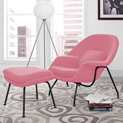 Poltrona Womb Chair Com Puff Base Preta Linho Rosa Cor Rosa