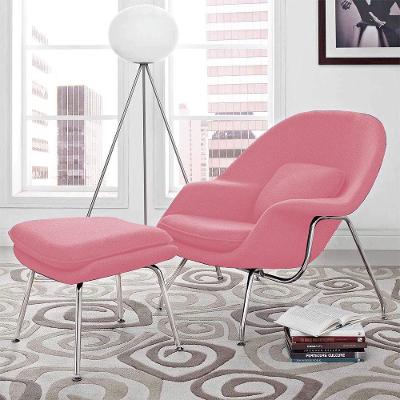 Poltrona Womb Chair Com Puff Cromada Linho Rosa Cor Rosa