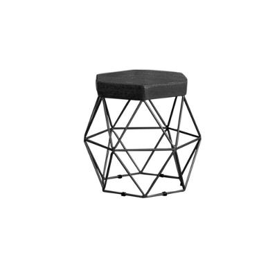 Puff Decorativo Onix Com Armação Preto Para Sala Em Linho