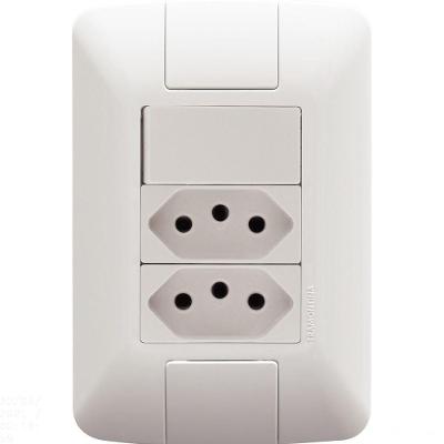 Conjunto 4x2 Com 1 Interruptor Simples 6 A 250 V E 2 Tomadas 2p+t 10 A 250 V Aria Em Bran