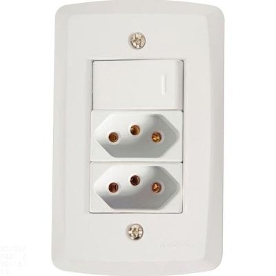 Conjunto 4x2 Com 1 Interruptor Simples 10 A 250 V E 2 Tomadas 2p+t 10 A 250 V Lux2 Branco