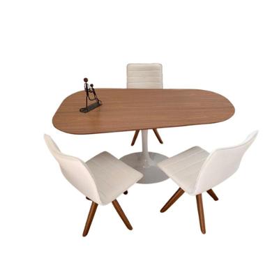 Saarinen Organica Oval 140x90 Em Freijo