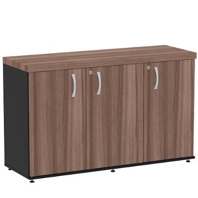 Armário Baixo Credenza Pe40 Pandin 121,50 Cm (Largura) Em Mdp Walnut E Preto Com Três Portas