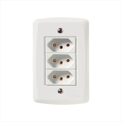 Conjunto 4x2 com 3 Tomadas 2P+T 20 A 250 V Tramontina Lux2 Branco
