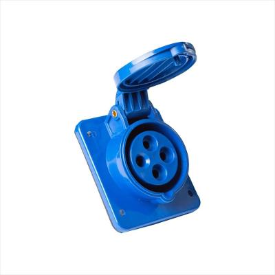 Tomada de Embutir Industrial 3P+T 16 A 220-250 Vca 9 H Tramontina