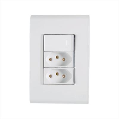 Conjunto 4x2 com 1 Interruptor Simples 10 A 250 V e 2 Tomadas 2P+T 10 A 250 V Tramontina Liz Branco