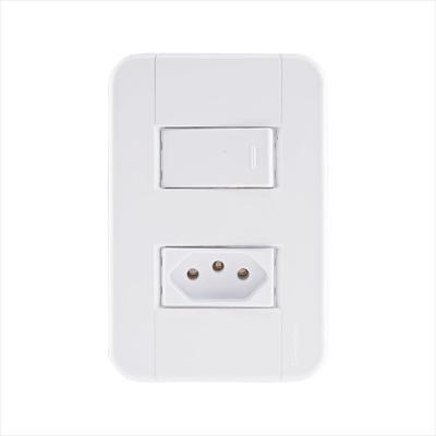 Conjunto 4x2 com 1 Interruptor Simples 10 A 250 V e 1 Tomada 2P+T 20 A 250 V Tramontina Tablet Branco